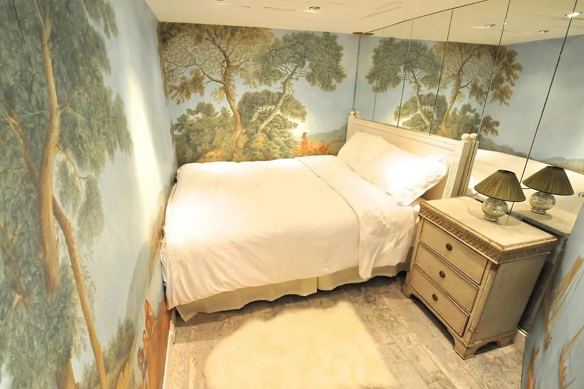 Apartment Tenderness At Notre Dame, Delacroix Paris